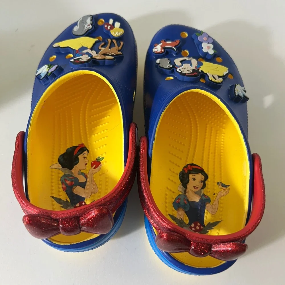 CROCS disney snow